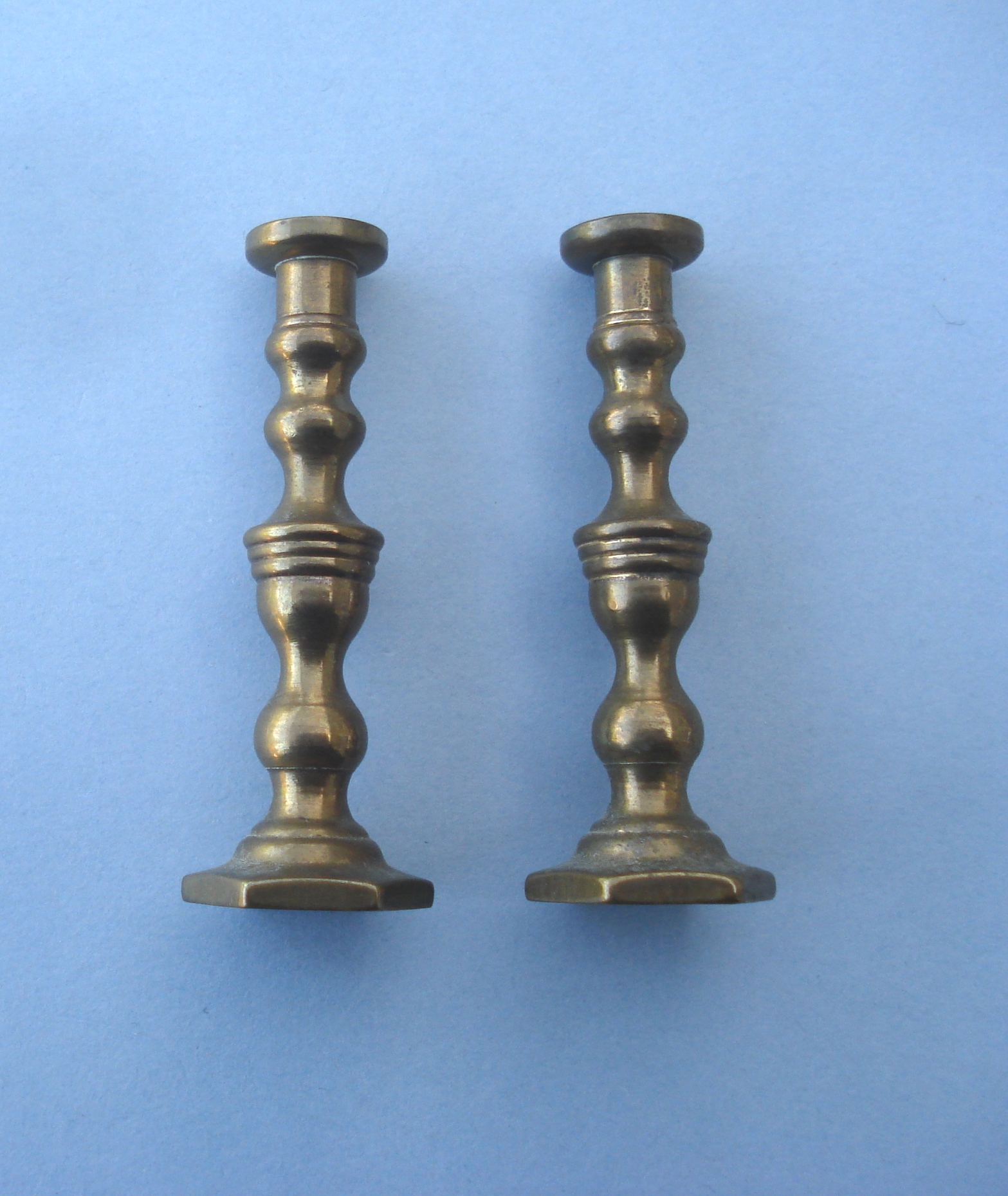 2 CHANDELIERS EN METAL ref CHAN 2 pour poupes 29/39 cm